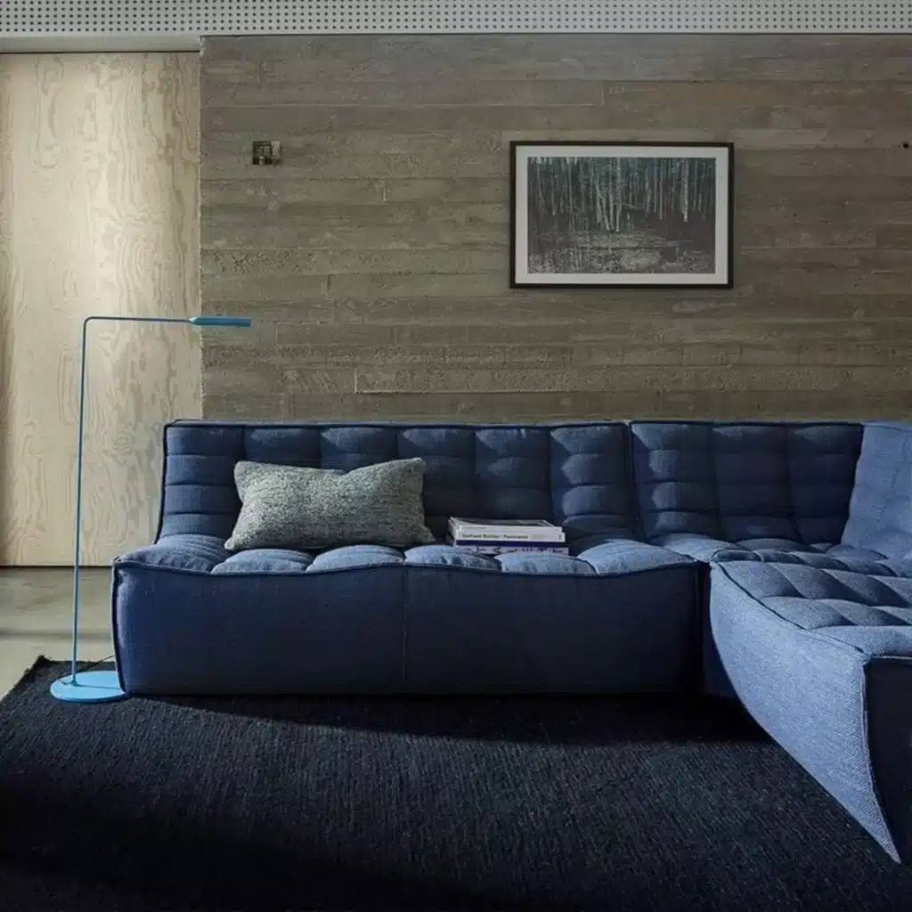 modern-sark-kosesi-yer-minderi